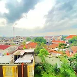 Graceful 2Br Apartment At Gateway Ahmad Yani Cicadas By Travelio